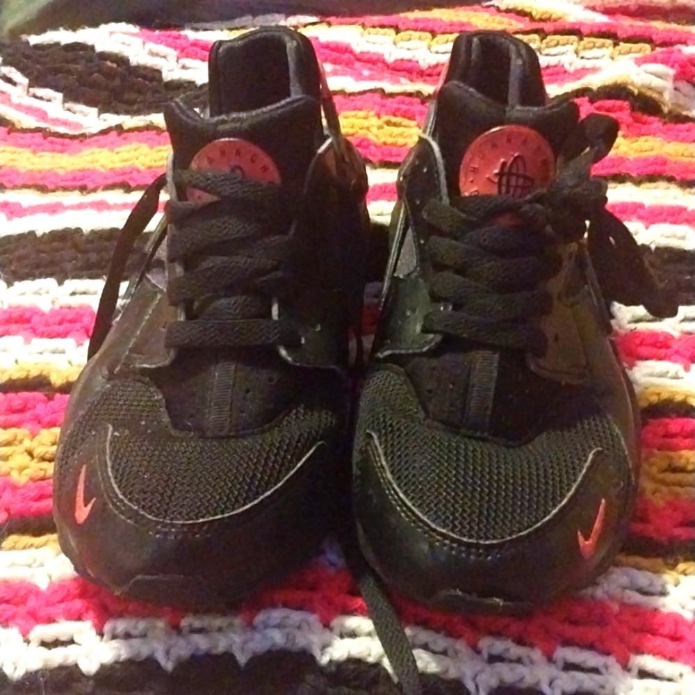 Nike Huarache Boys shoe